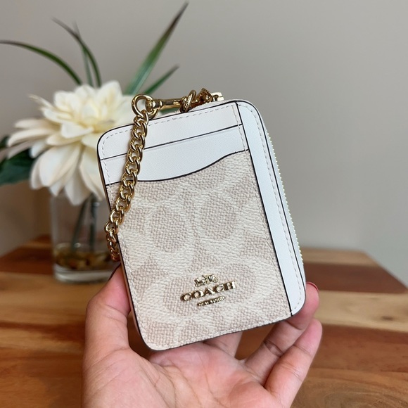 NWT Coach Zip Card Case In Signature Canvas - Picture 2 of 6